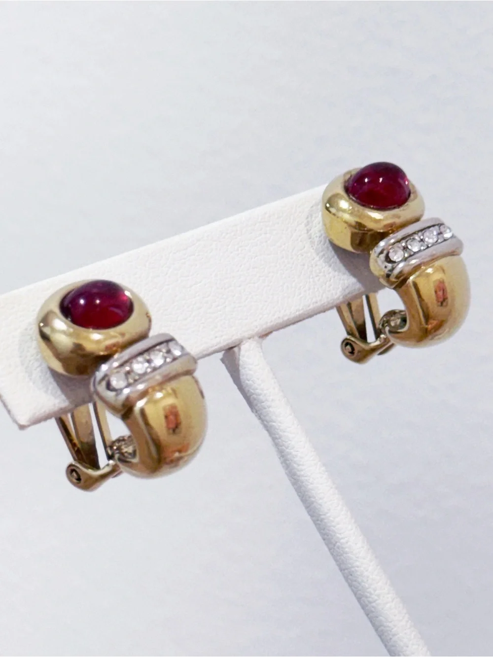 Vintage gold tone red glass cabochon cz clip on earrings